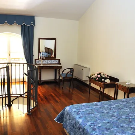 Hotel Irlanda Grand 4*